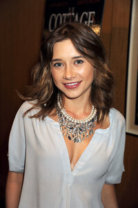 olesya rulin alla prima 01.jpg
