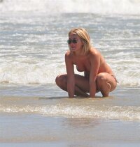 julianne hough in bikini 09.jpg