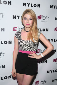 jenette mccurdy al gala 03.jpg