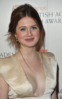 bonnie wright al gala 03.jpg