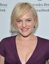 elisabeth moss al gala 24.jpg