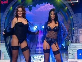 18313_Sfilata_02_lingerie_-_Ciao_Darwin_17_123_402lo.jpg