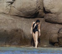 demi lovato al mare 05.jpg