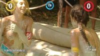 lotta-nel-fango-bonas-paola-caruso-topless-782548.jpg