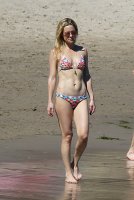 kate hudson in bikini 24.jpg