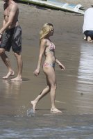 kate hudson in bikini 27.jpg