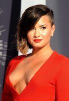demi lovato al vma 32.jpg