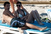 paz vega al mare 04.jpg