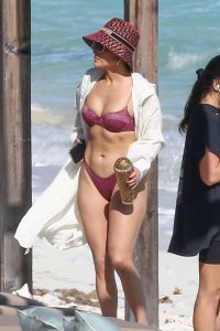 Jennifer-Lopez-Sexy-The-Fappening-Blog-301-1.jpg