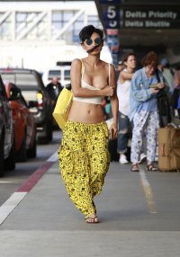 bai ling in street 07.jpg