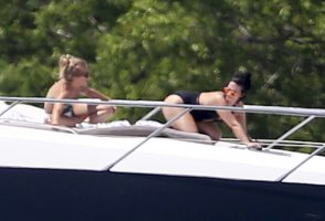 demi lovato in yacht 05.jpg