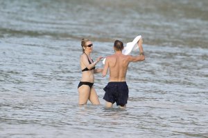 uma thurman al mare 05.jpg