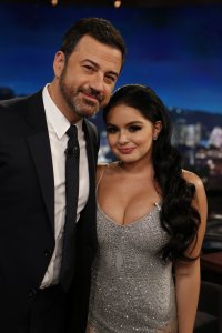 ariel winter al tonight show 06.jpg