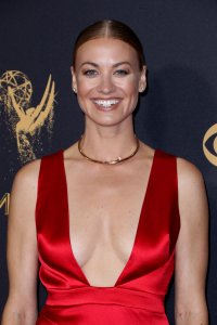 yvonne strahovski al gala 18.jpg