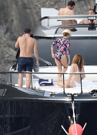 kylie minogue in yacht 04.jpg