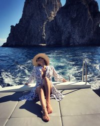 natalie kriz in barca 01.jpg
