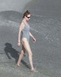 uma thurman in bikini (05).jpg