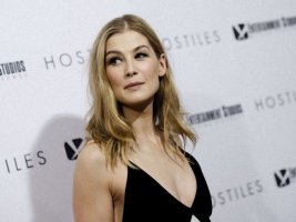 Rosamund Pike.jpg