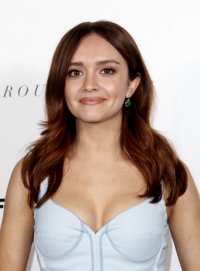 olivia cooke al gala 06.jpg