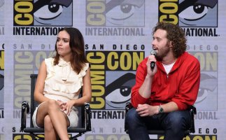 olivia cooke al talk 03.jpg