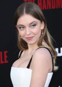 68666874_sydney-sweeney_19042018e_07.jpg