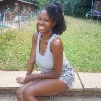 jamelia in shorts 01.jpg