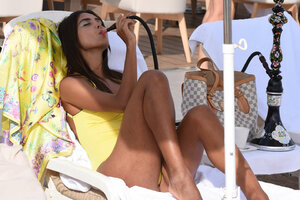 Gloria-Patricia-Contreras-in-Swimsuit-on-The-Lady-3-set--03.jpg