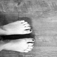Amber-Kuo-Feet-3830803.jpg