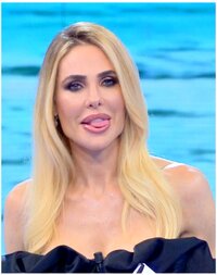 Ilary Blasi (22).jpg