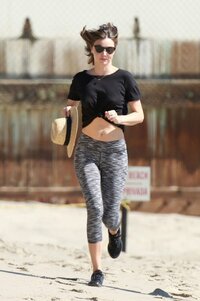 Miranda-Kerr-Braless-11.jpeg