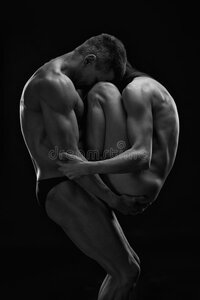 coppie-sexy-nude-foto-di-arte-di-giovani-uomo-e-donna-adulti-ente-nudo-muscolare-bianco-e-nero...jpg