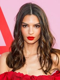 Emily Ratajkowski.jpg