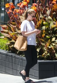 jennifer-lawrence-out-in-beverly-hills-06-21-2022-9_thumbnail.jpg