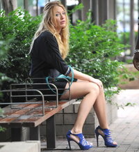 Blake-Lively-Feet-509609.jpg