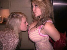 young_busty_amateur_14.jpg