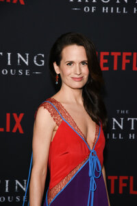 elizabeth reaser al gala 04.jpg