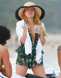 chanel west coast in beach (04).jpg