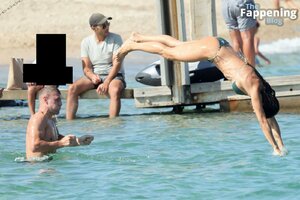 Elisabetta-Canalis-Sexy-The-Fappening-Blog-32.jpg