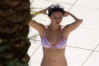 Selena_Gomez_Bikini_Ass_Boobs_005.jpg